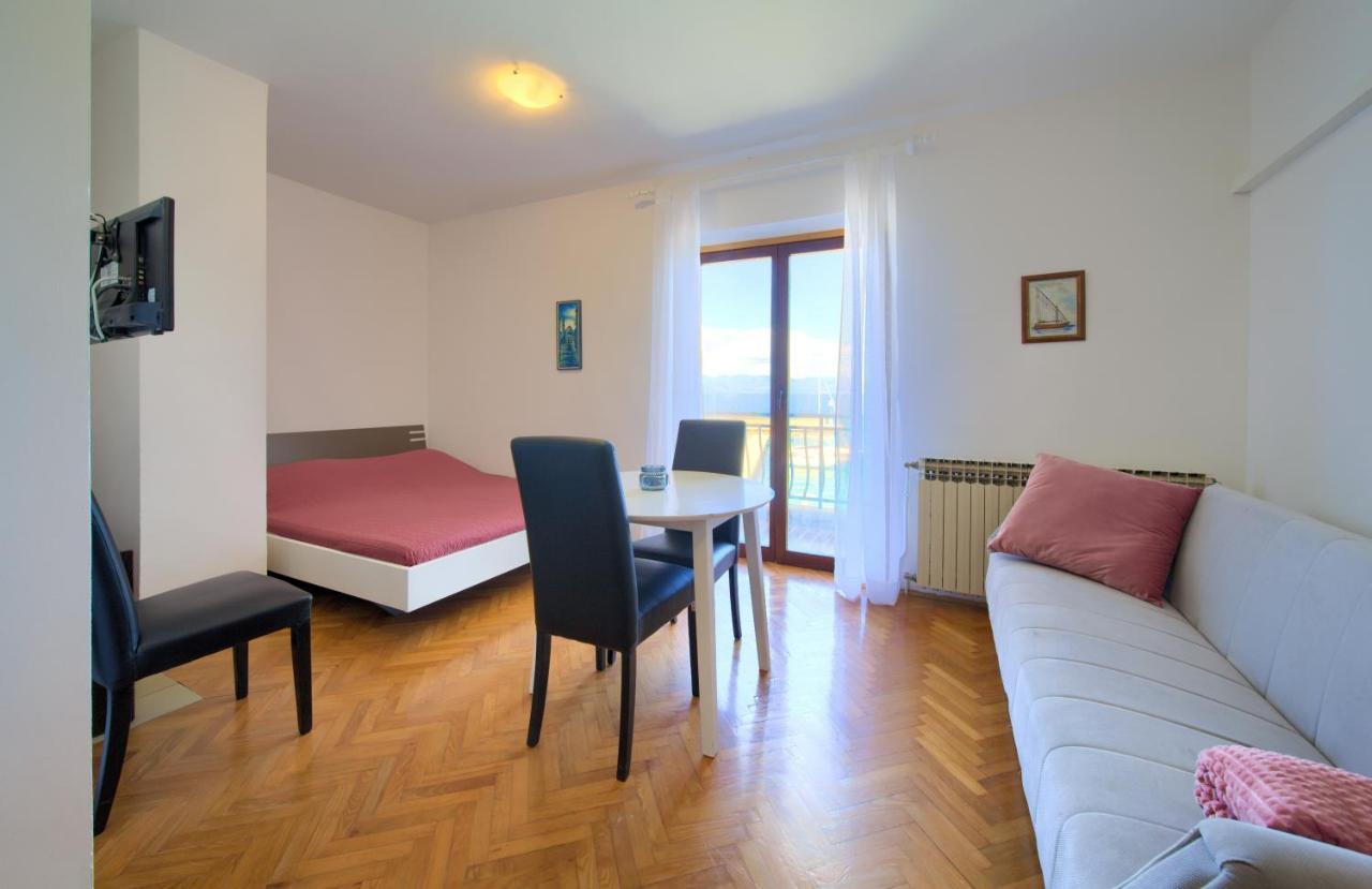 Apartments Dundo Njivice Eksteriør bilde
